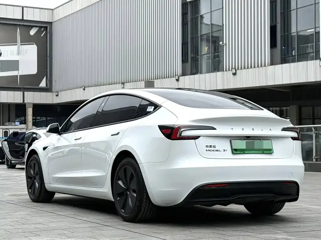 Tesla Model 3 — фото 5