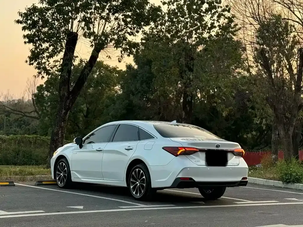 Toyota Avalon — фото 7