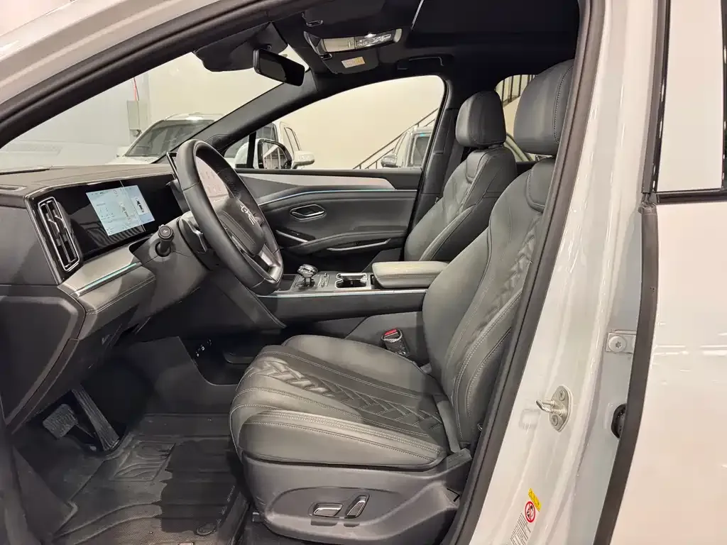 BYD L DM-i — фото 2
