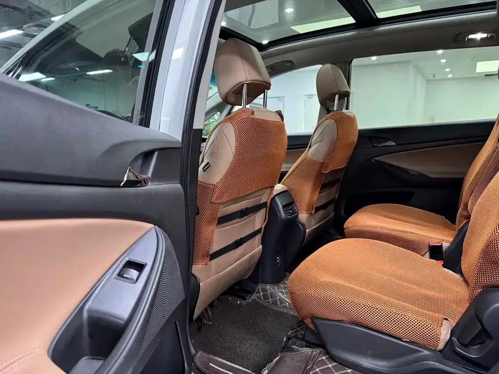 Buick GL6 2021 из CN, фото 9