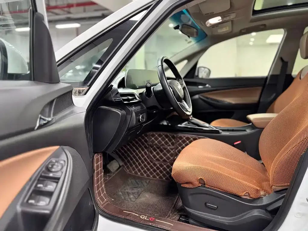 Buick GL6 2021 из CN, фото 2