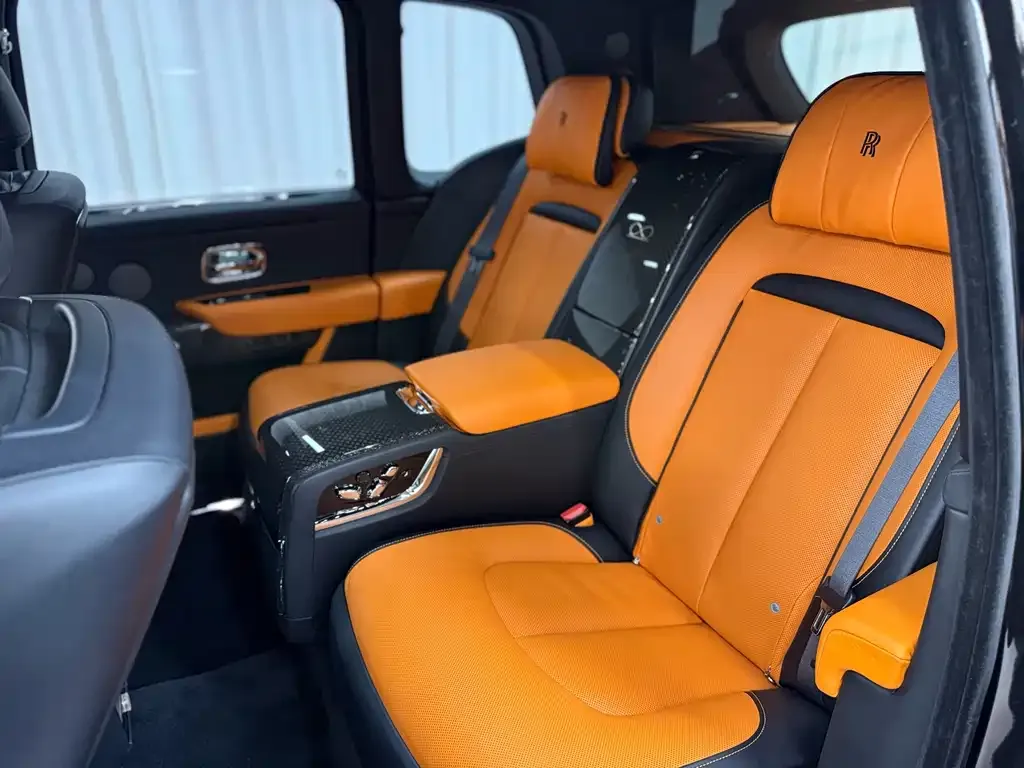 Rolls-Royce Cullinan 2023 из CN, фото 4