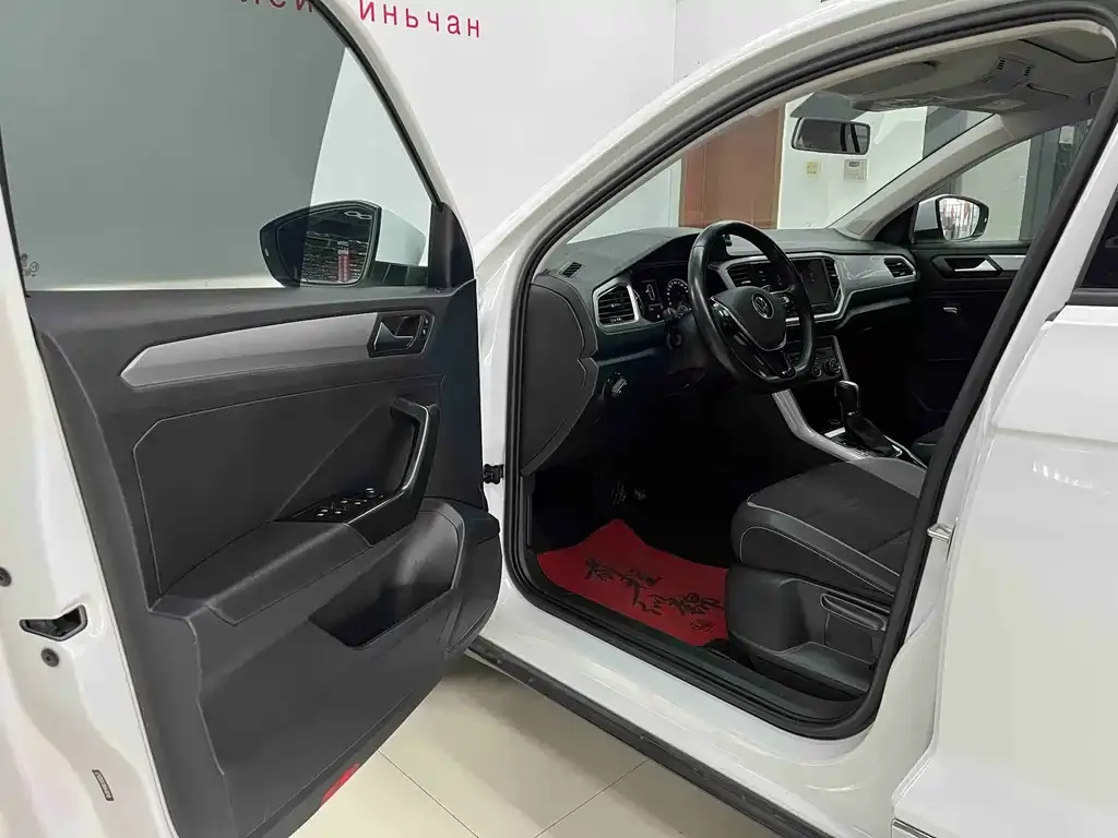 Volkswagen T-Roc 2023 из CN, фото 4