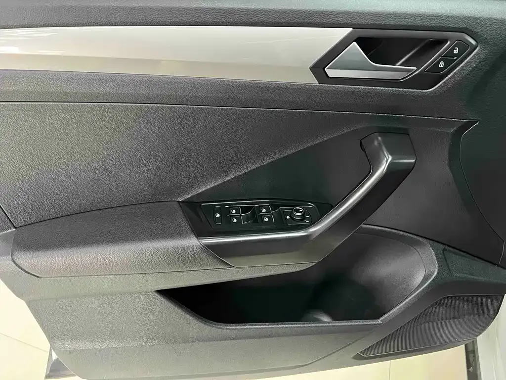 Volkswagen T-Roc 2023 из CN, фото 10