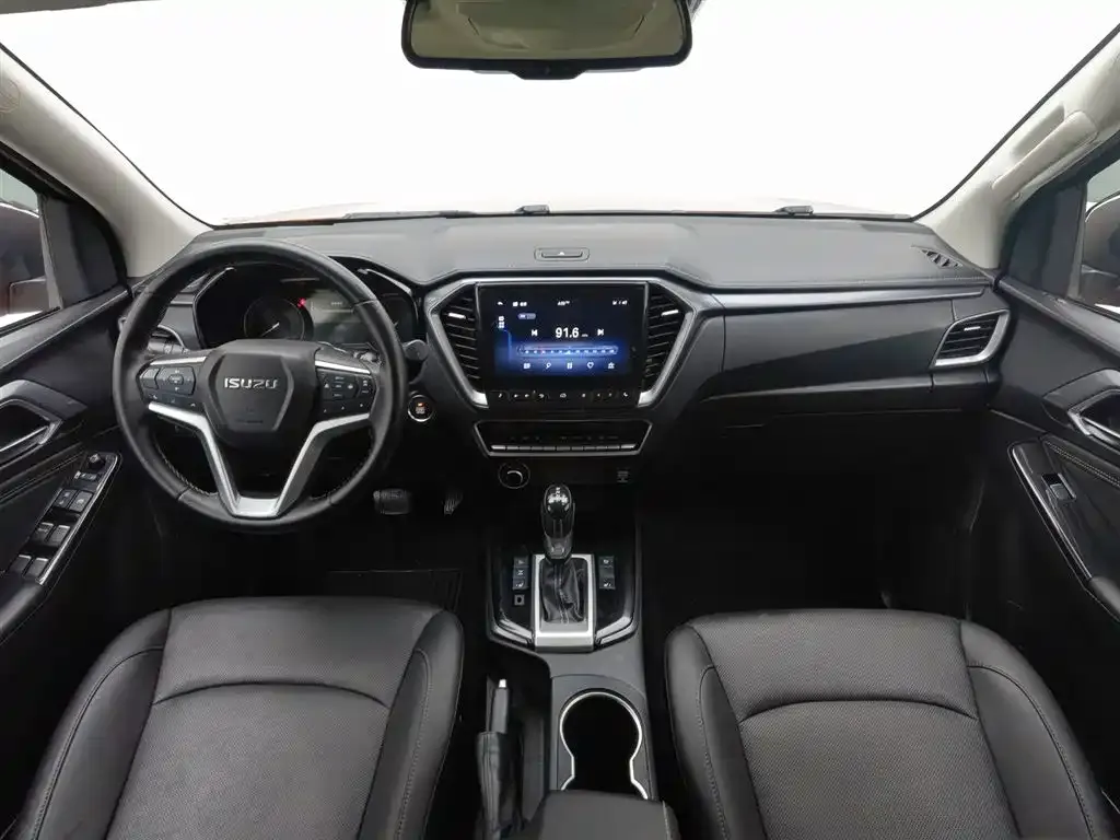 Isuzu D-MAX — фото 7