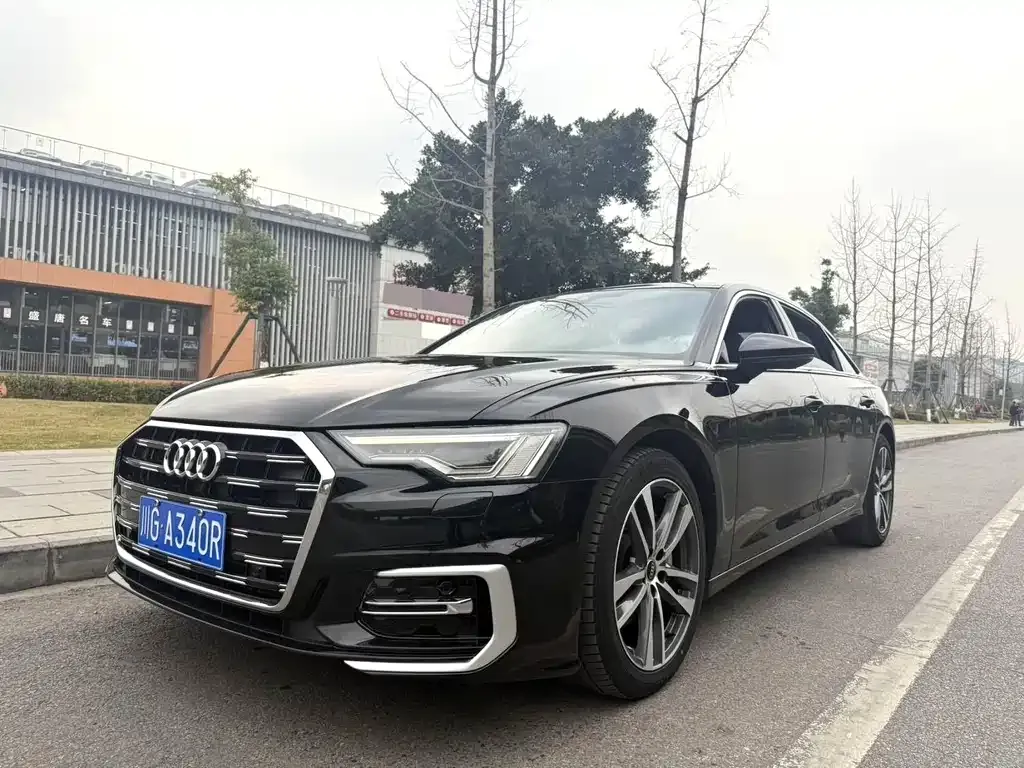 Audi A6L — фото 1