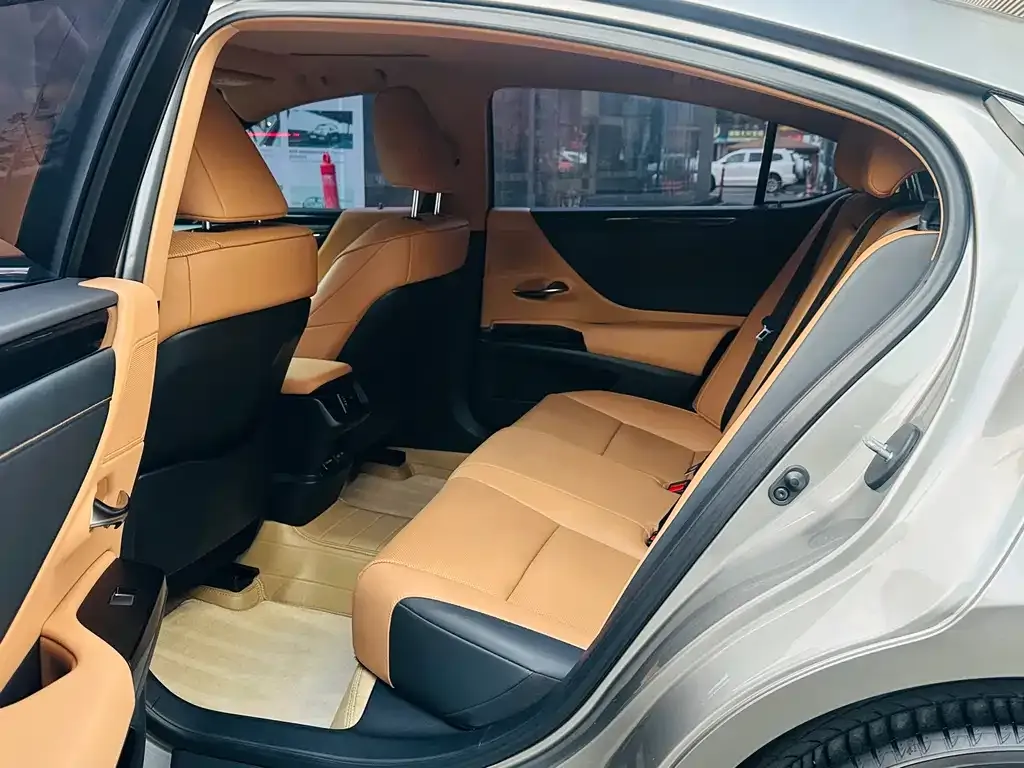 Lexus ES 2022 из CN, фото 8
