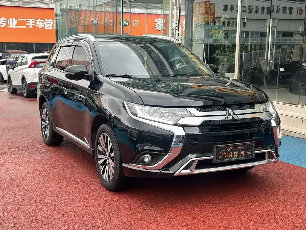 Mitsubishi Outlander 2021 из CN, фото 10