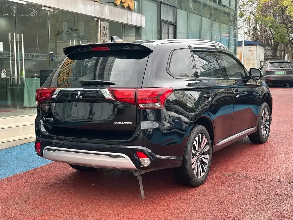 Mitsubishi Outlander 2021 из CN, фото 7