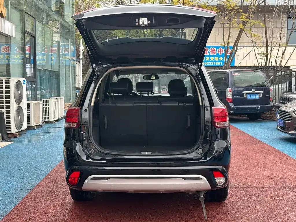 Mitsubishi Outlander 2021 из CN, фото 5