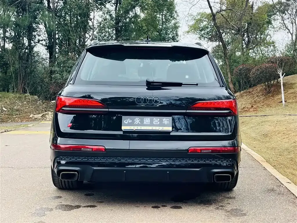 Audi Q7 2024 из CN, фото 6