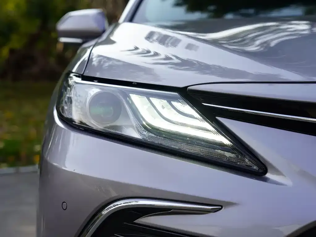 Toyota Camry — фото 4