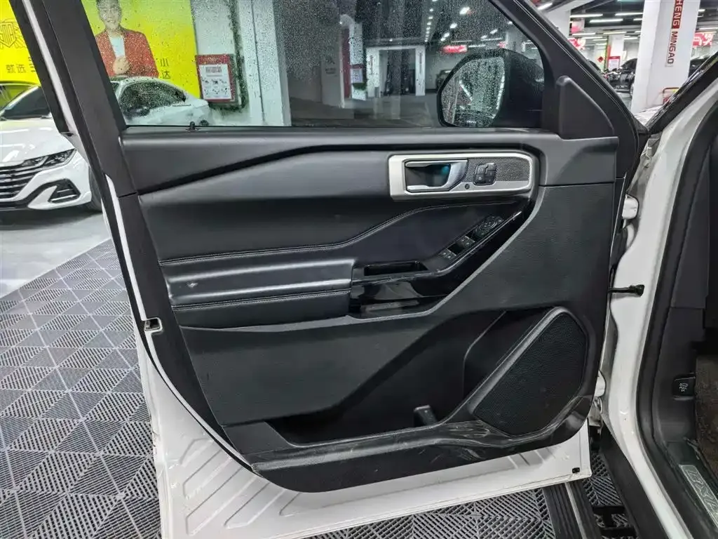 Ford Explorer 2021 из CN, фото 7