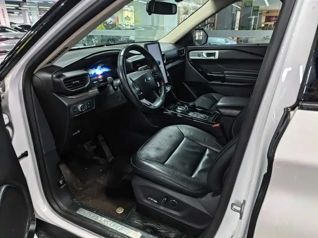 Ford Explorer 2021 из CN, фото 2