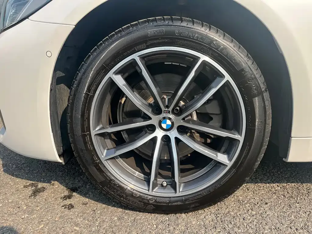 BMW 5 Series — фото 3
