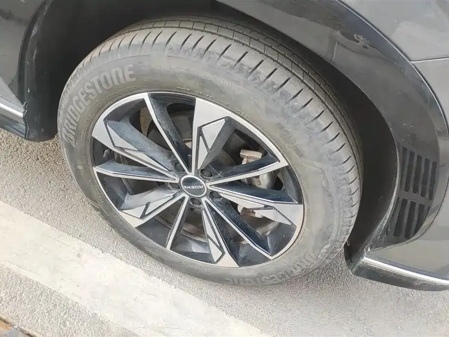Roewe RX5 — фото 10