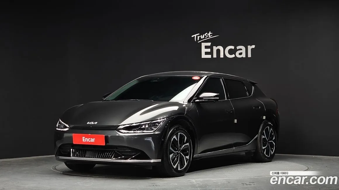 Kia EV6 — фото 1