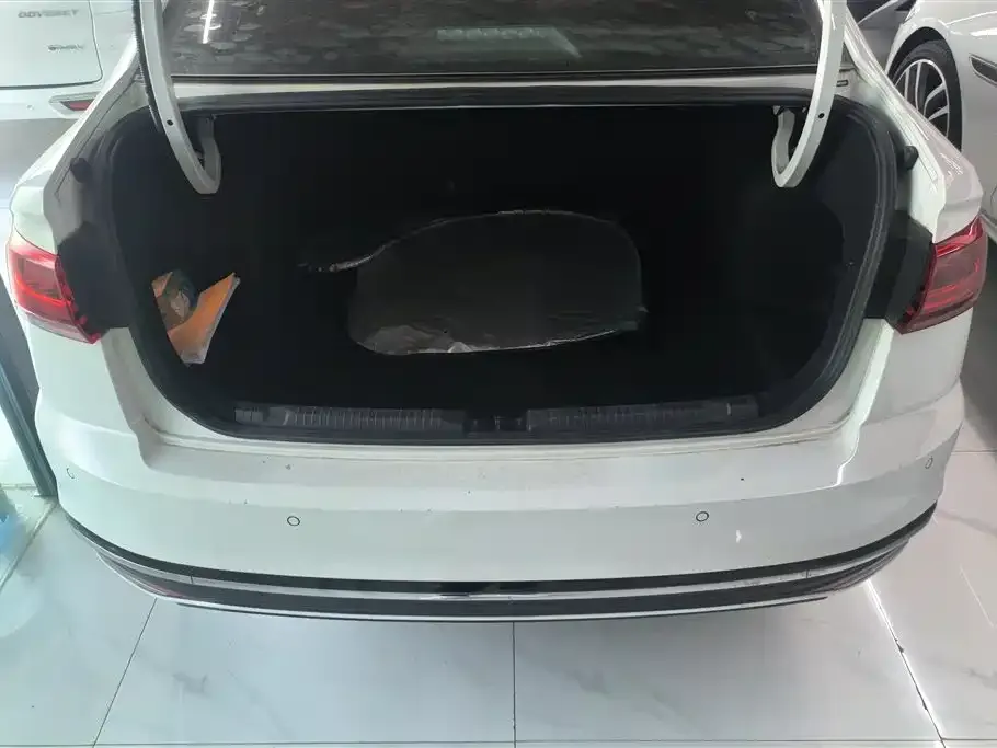 Volkswagen Bora 2023 из CN, фото 10