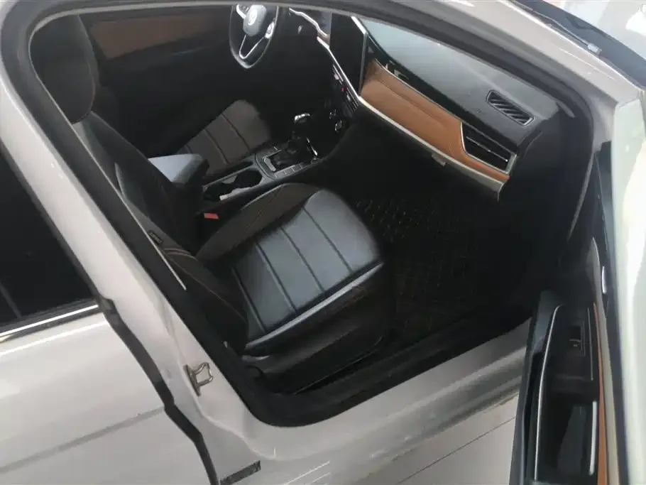Volkswagen Bora 2023 из CN, фото 5