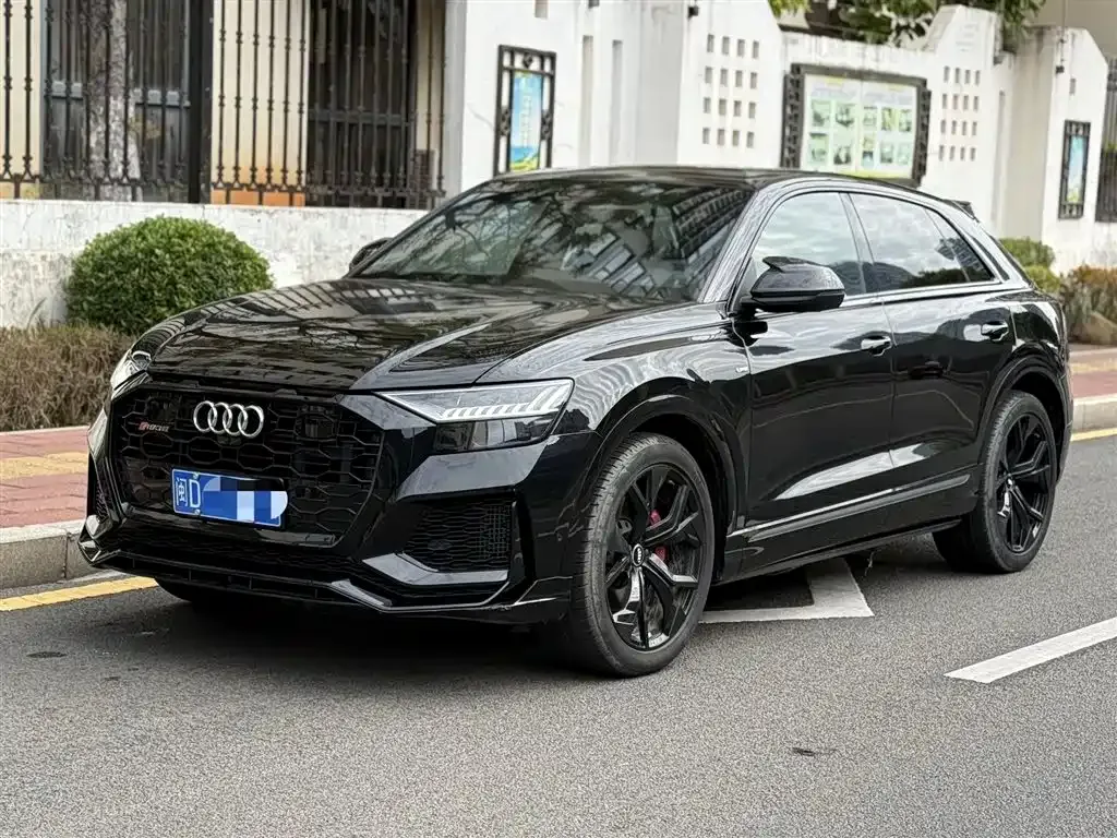 Audi Q8 — фото 1