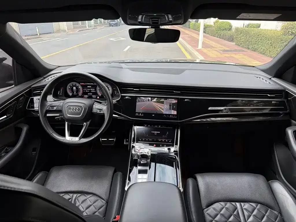 Audi Q8 — фото 6