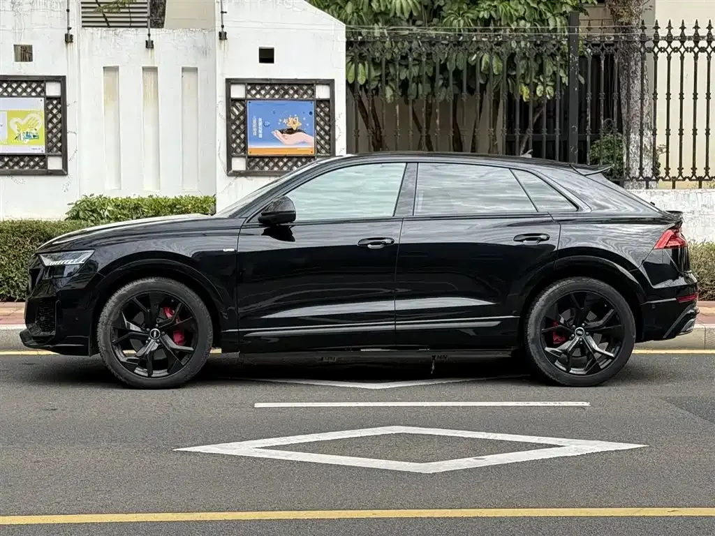 Audi Q8 — фото 4