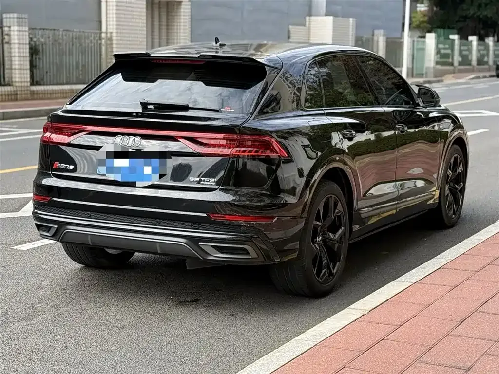 Audi Q8 — фото 5