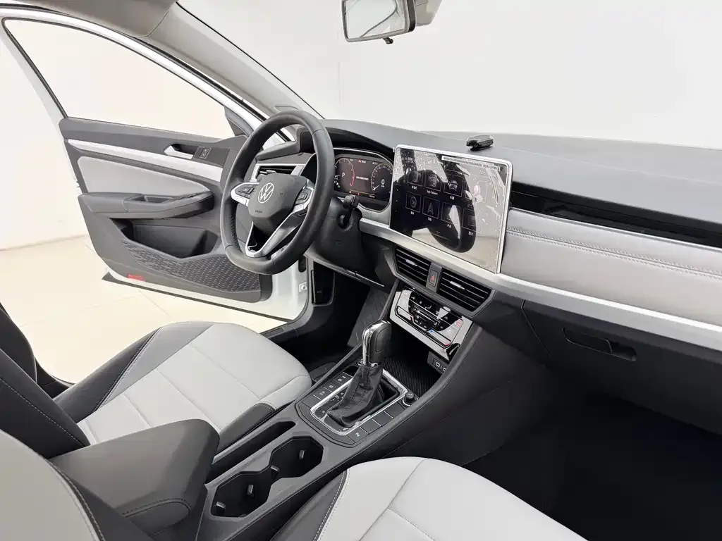 Volkswagen Bora 2022 из CN, фото 10