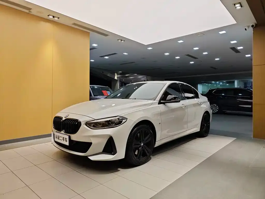 BMW 1 Series — фото 1