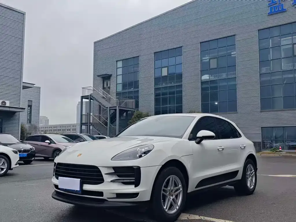 Porsche Macan — фото 1
