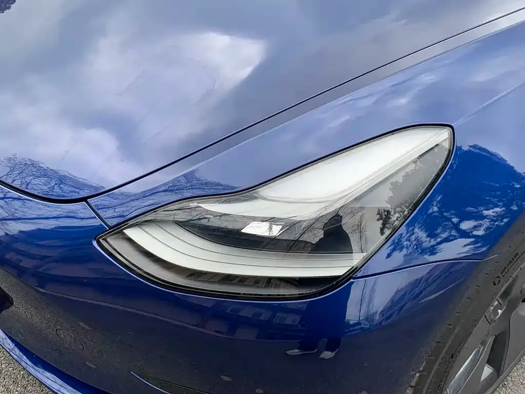 Tesla Model 3 — фото 2