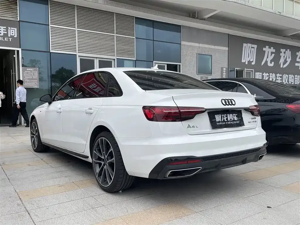Audi A4L 2024 из CN, фото 2