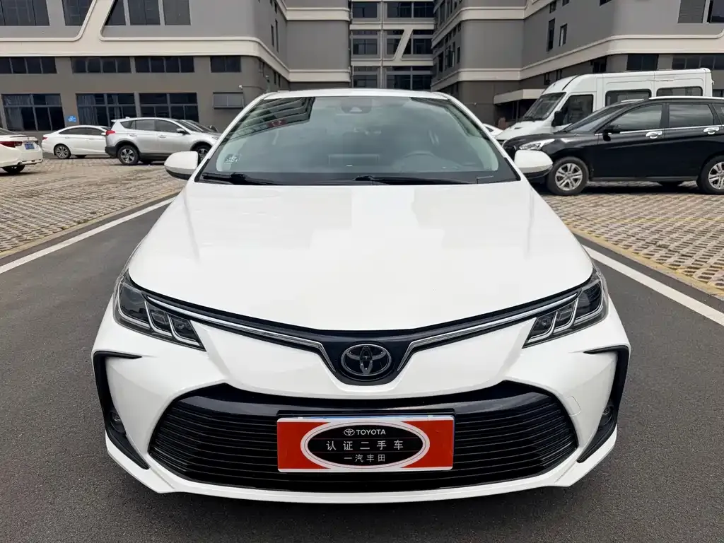 Toyota Corolla — фото 4