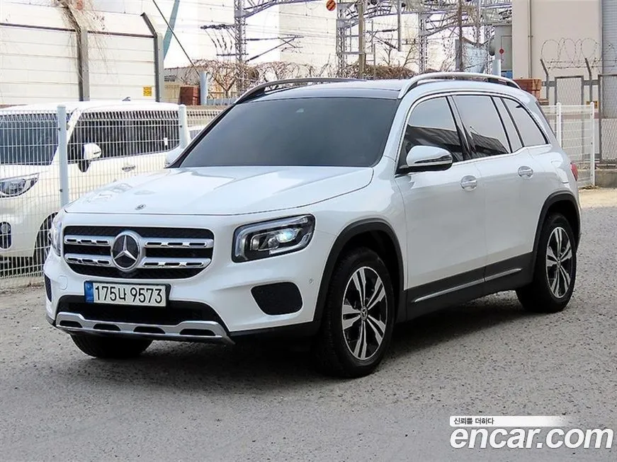 Mercedes-Benz GLB-Class — фото 10