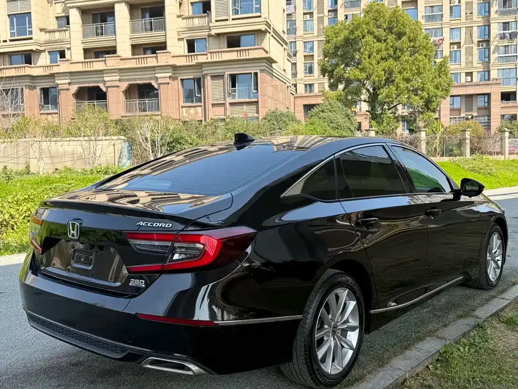Honda Accord — фото 7