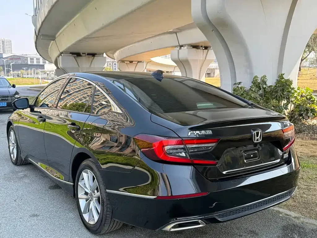 Honda Accord — фото 9