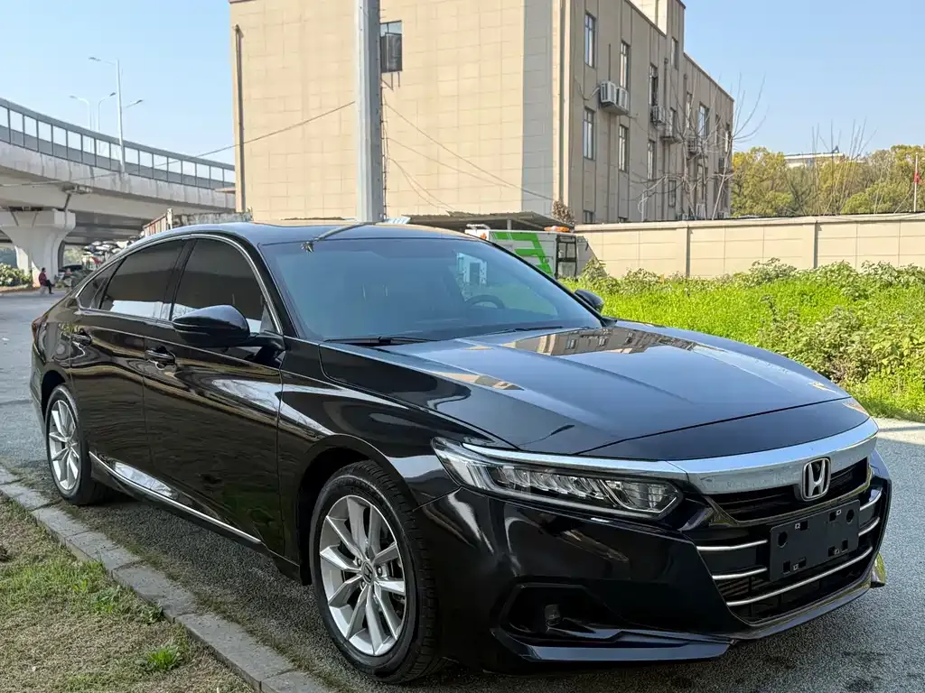 Honda Accord — фото 10