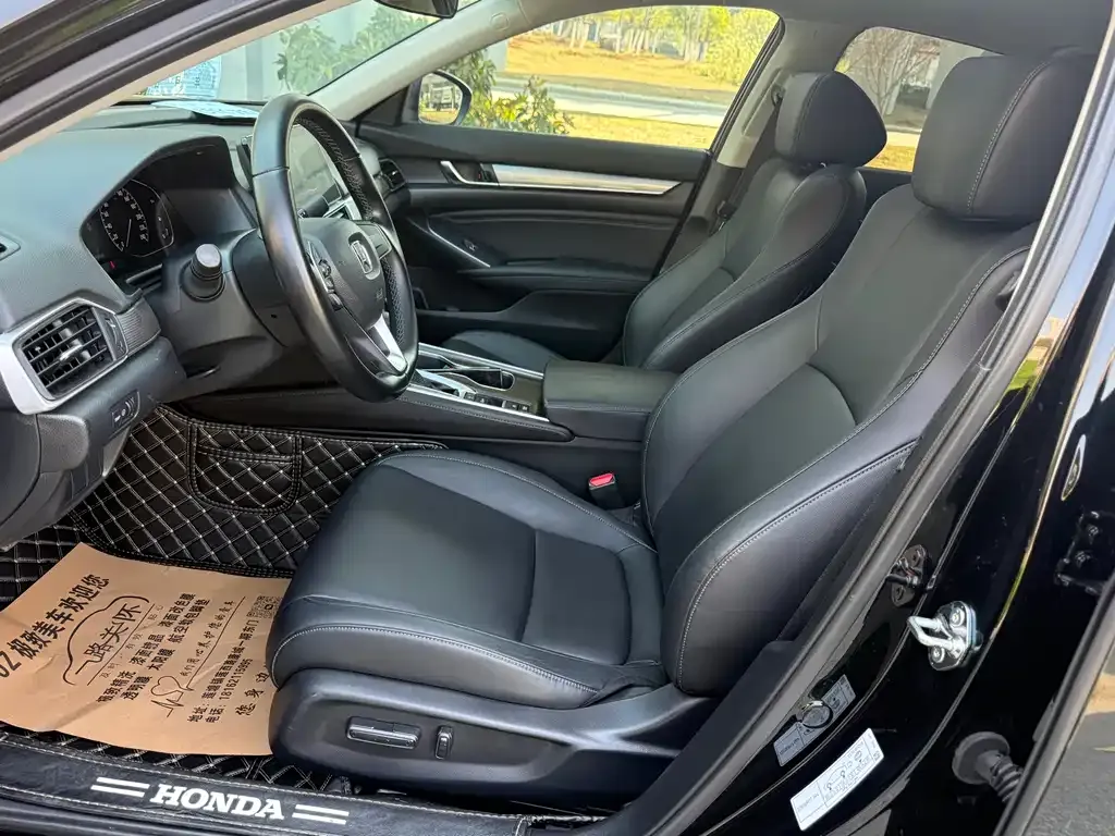 Honda Accord — фото 8