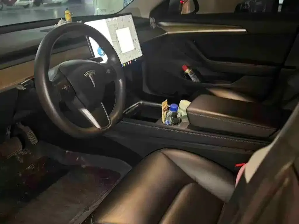 Tesla Model 3 — фото 4