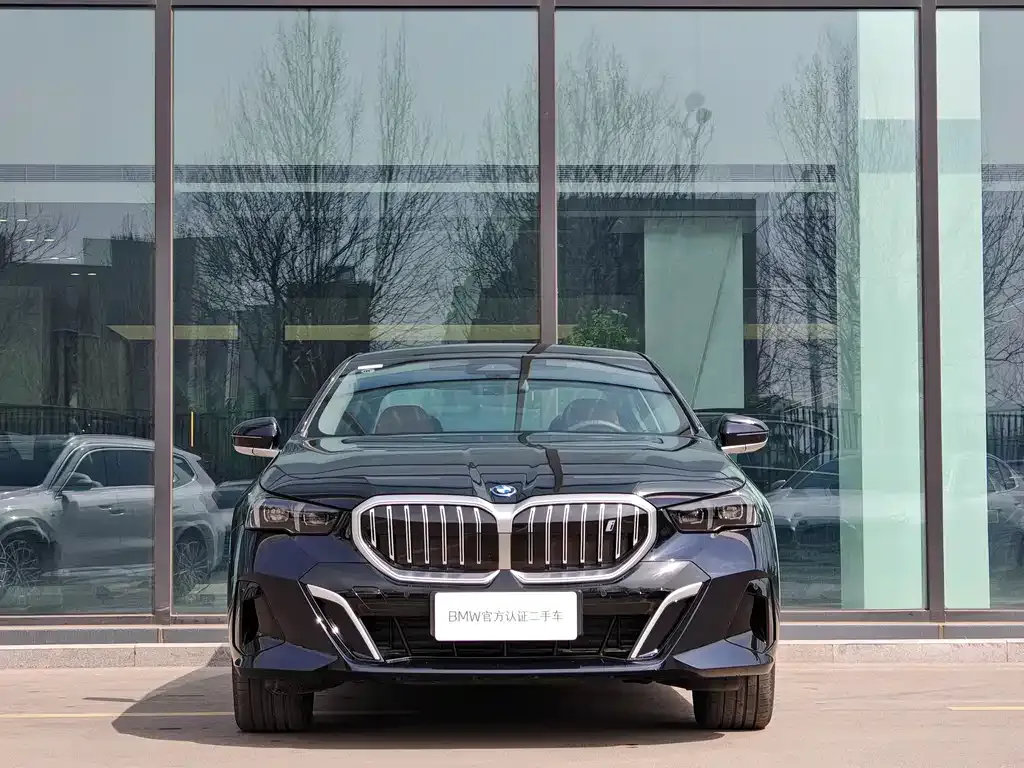 BMW i5 — фото 5