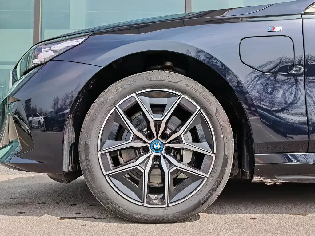 BMW i5 — фото 4