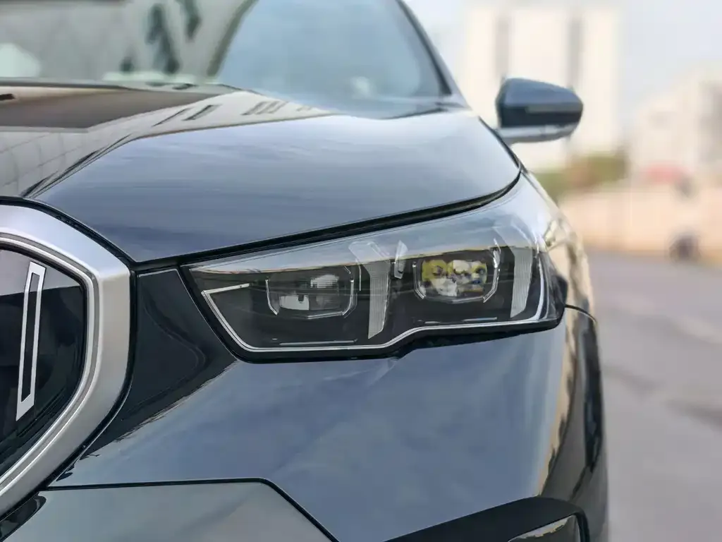 BMW i5 — фото 2