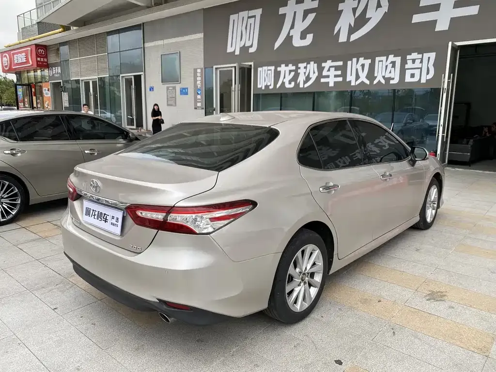 Toyota Camry 2021 из CN, фото 2