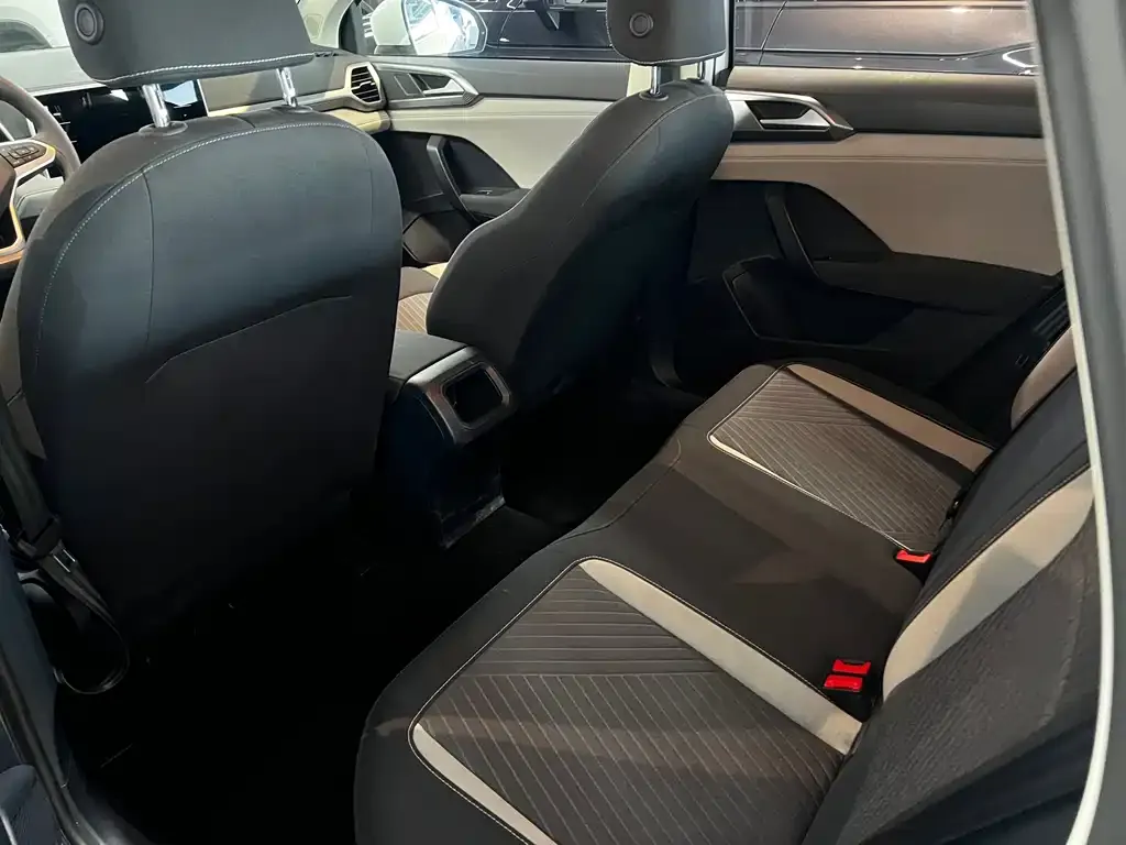 Volkswagen Tharu 2023 из CN, фото 8