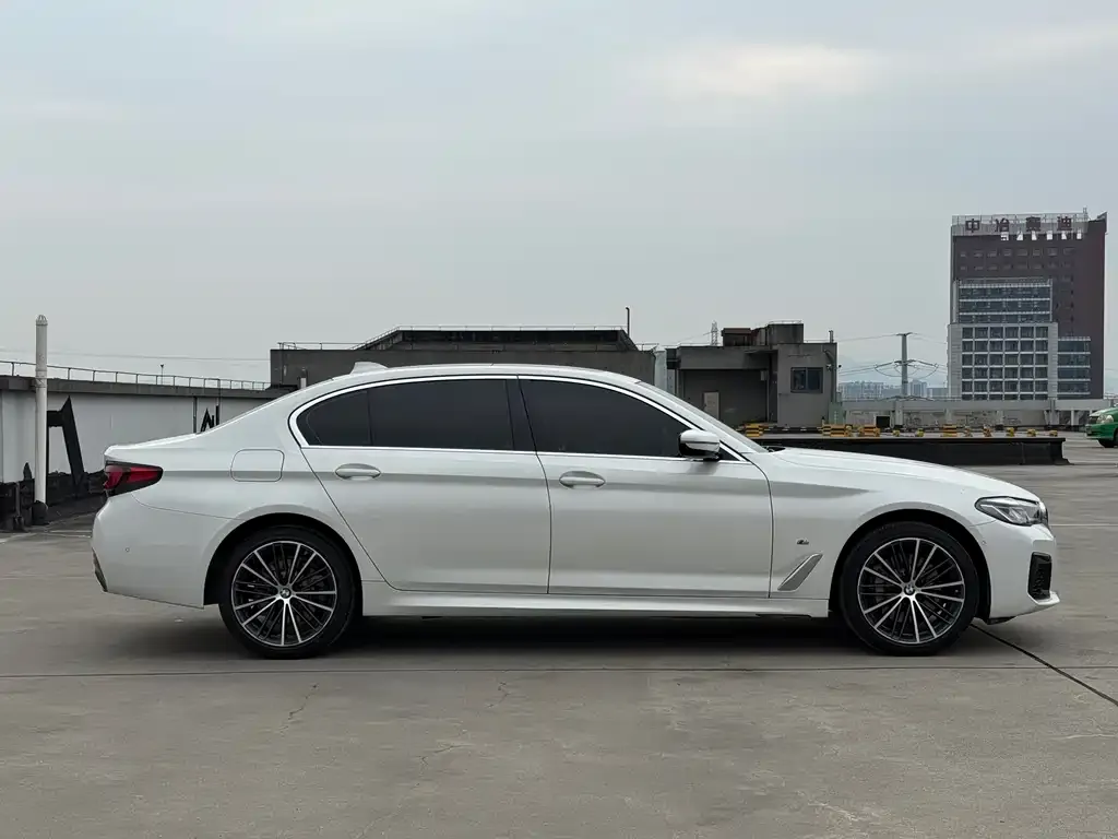 BMW 5 Series — фото 3
