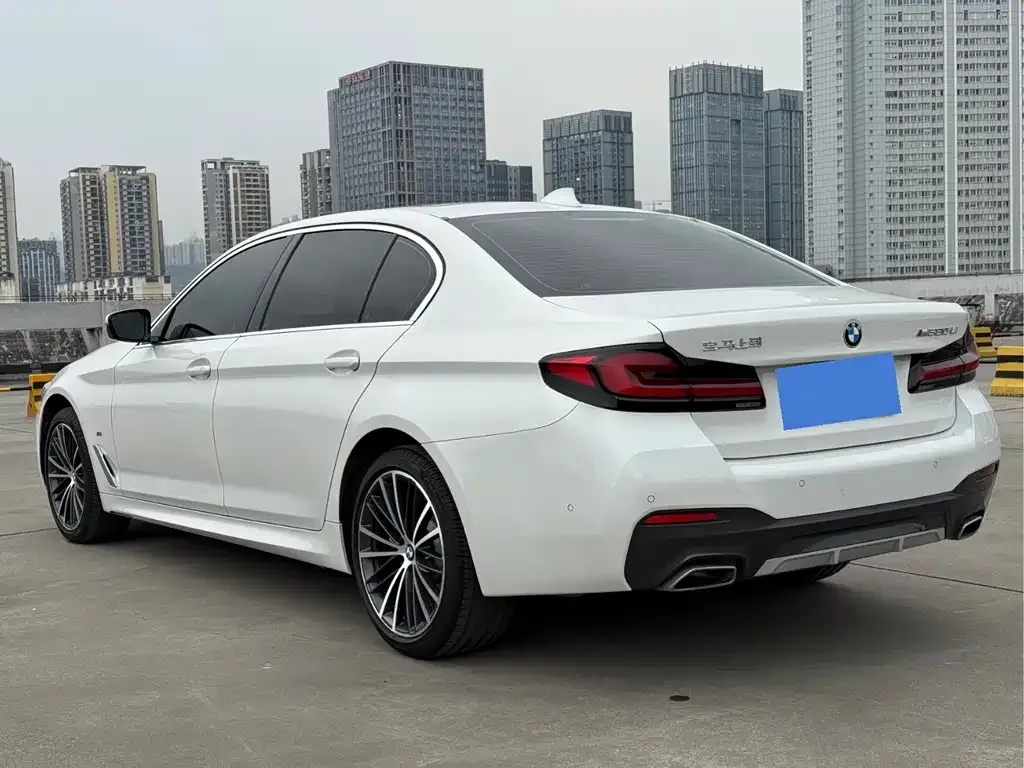 BMW 5 Series — фото 10