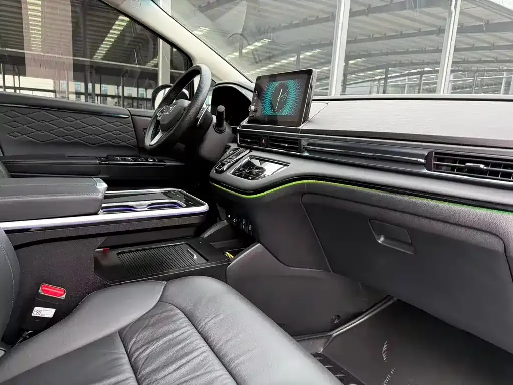 Honda Elysion 2023 из CN, фото 8