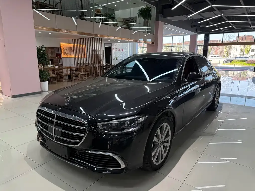 Mercedes-Benz S-Class — фото 1