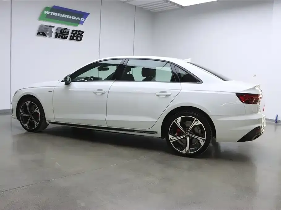 Audi A4L 2024 из CN, фото 2