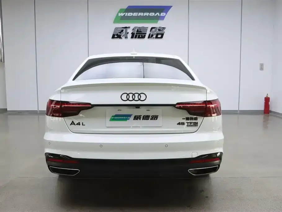 Audi A4L 2024 из CN, фото 10